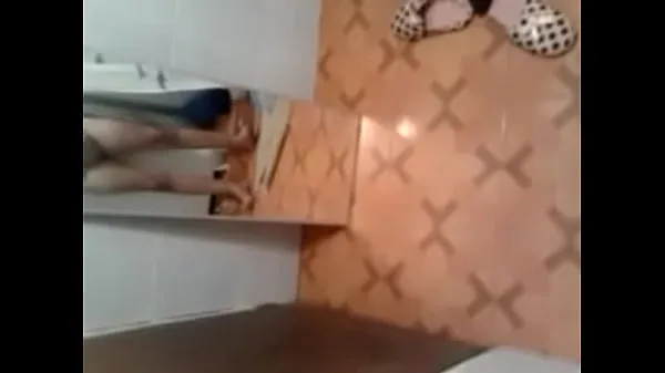 แสดง beautiful girl masturbates in front of the mirror คลิปของฉัน