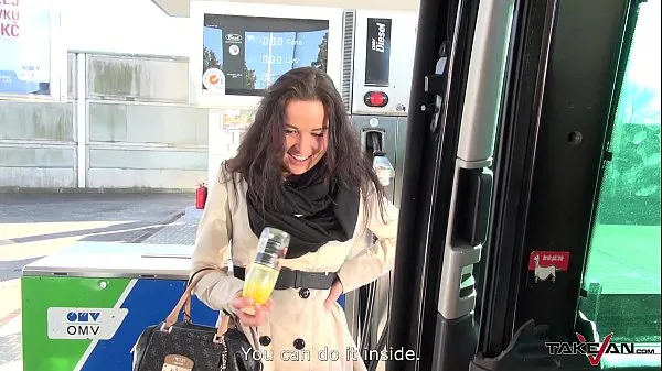 Mostrar Mulher resgatada em posto de gasolina paga o preço com seu corpo meus clipes