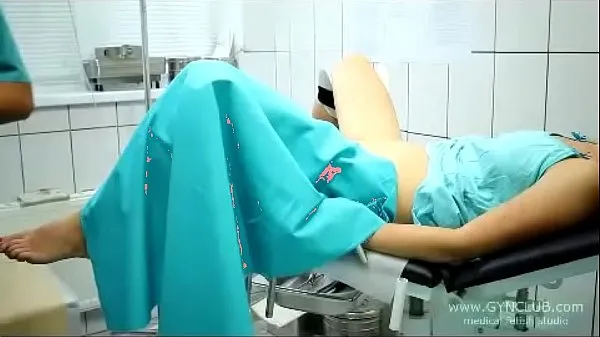 Vis beautiful girl on a gynecological chair (33 mine klip