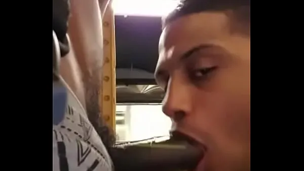 Zobraziť Hot Guy Sucks Friend's Black Cock In Public moje klipy