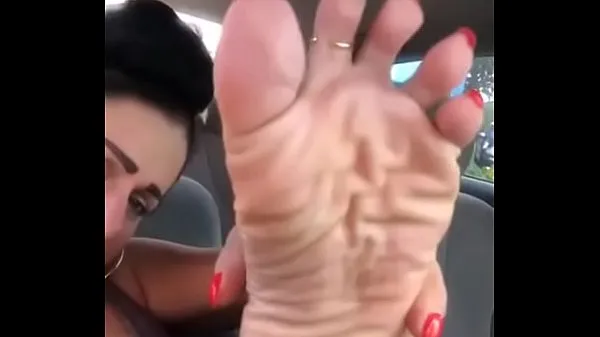 Girl showing her feet snowyarches fetish model instagram내 클립 표시