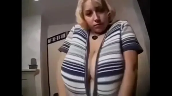 Laat Busty amateur jiggling and oiling her tits :P mijn clips zien