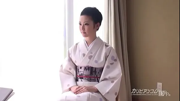 Pokaż The hospitality of the young proprietress-You came to Japan for Nani-Yui Watanabemoje klipy