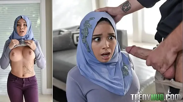 Mostra Aaliyah Hadid in anale nel suo hijab miei Clip