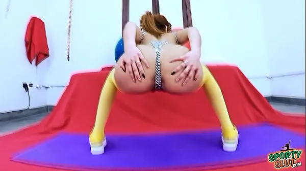 Εμφάνιση PERFECT 18YR OLD ROUND ASS Working Out and Puffy Cameltoe Pussy των κλιπ μου