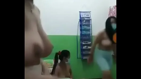 Εμφάνιση Asian hostel girls going nude in group for the thrilling fun sake των κλιπ μου