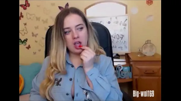 عرض CAMGIRL'S SHOCKED BY MONSTER, NEVER SEEN LIKE THAT مقاطعي