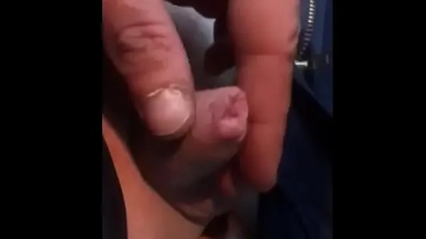 Afficher Petite bite injectée avec deux doigtsmes clips