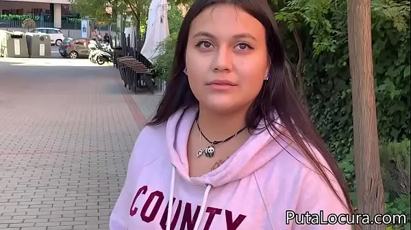 Pokaż An innocent Latina teen fucks for moneymoje klipy