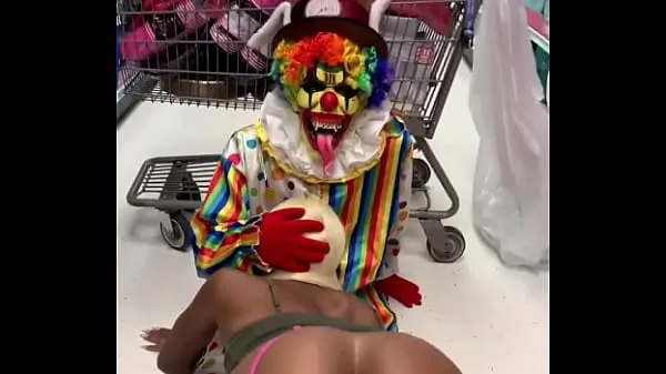 Clown bekommt Schwanz in Party City gelutschtmeine Clips anzeigen