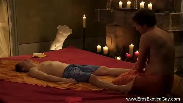 Afficher Le massage tantrique expliqué aux partenairesmes clips