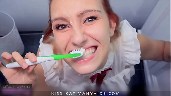 Mostra Face Fuck Deepthroat per Young Babe e Cum on Teeth per la pulizia miei Clip