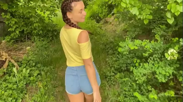 Mostrar Follada a una delgada ninfómana en el bosque mis clips