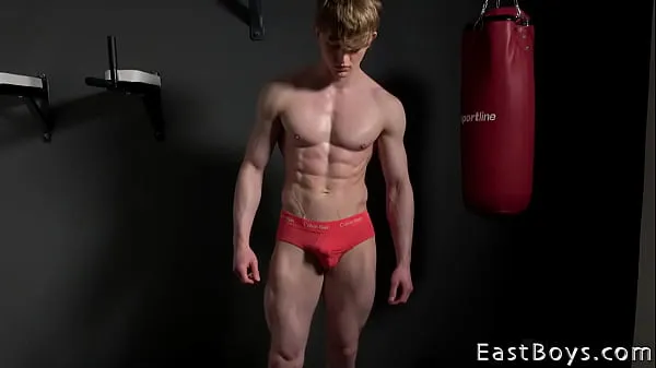 Mostrar Casting - Andrei Gorb es un hombre increíble, su cuerpo musculoso y suave proyecta una tranquila confianza mis clips