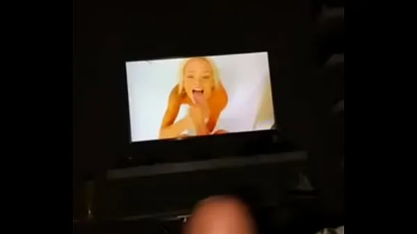 Elsa Jean gets facial Saját klipek megjelenítése