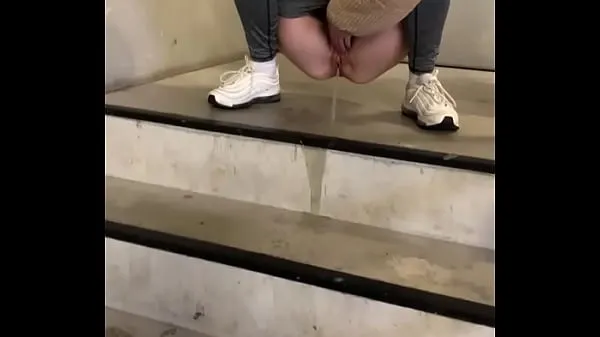 Zobrazit stair piss moje klipy