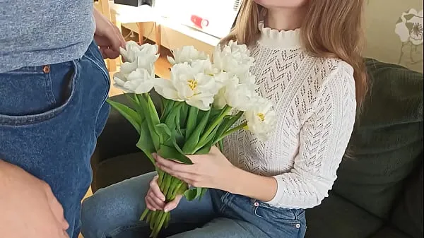 Show Gave her flowers and teen agreed to have sex, creampied teen after sex with blowjob ProgrammersWife my Clips