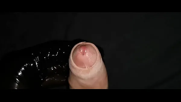 Mostrar gran polla super masturbación con la mano en guantes fugas lubricante cabeza resbaladiza (parte 2/3 mis clips