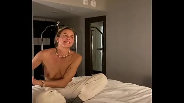 Vis Adorable Topless Girl in Glasses Jerks off Fat Cock in Hotel Room- Kate Marley mine klip