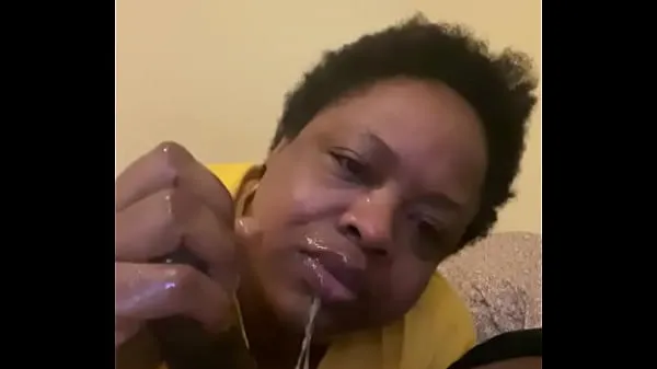 Mature ebony bbw gets throat fucked by Gansgta BBC Saját klipek megjelenítése