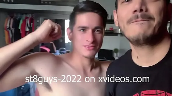 Laat sexy guy from Peru first time watch his full video on my channel mijn clips zien