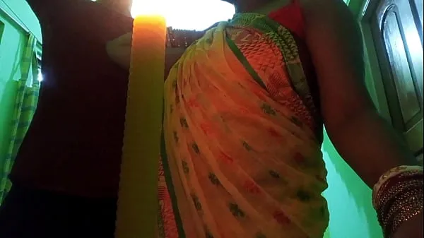 INDIAN Bhabhi XXX Wet pussy fuck with electrician in clear hindi audio | Fireecouple मेरी क्लिप्स दिखाएँ