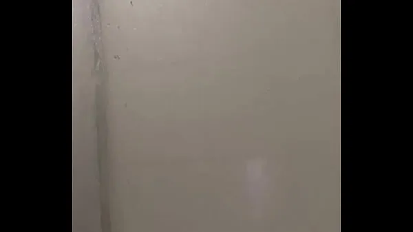 Young Muscular Man Maturbates in Shower내 클립 표시