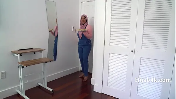 Afficher Corrupting My Chubby Hijab Wearing StepNiecemes clips
