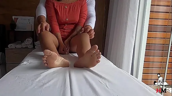 Tunjukkan Camera records therapist taking off her patient's panties - Tantric massage - REAL VIDEO Klip saya