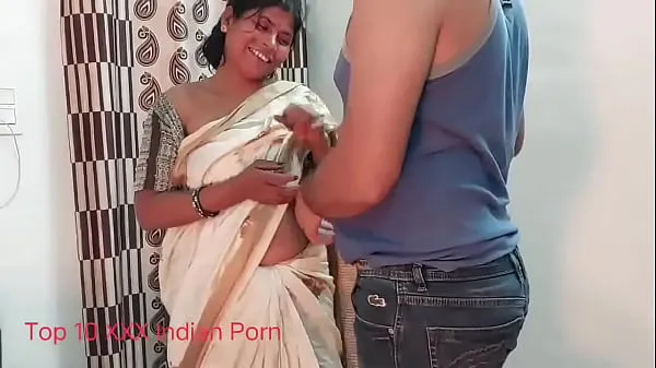 Laat Poor bagger women fucked by owner only for Rs100 Infront of her Husband!! Viral Sex mijn clips zien