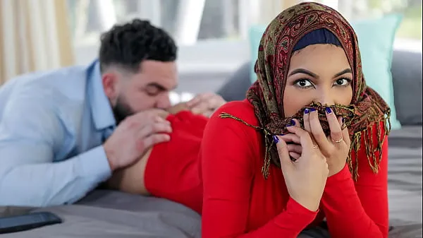 Stepbro to Teach His Hijab Stepsis a Few Things Before She Gets Married - Hijablust Saját klipek megjelenítése