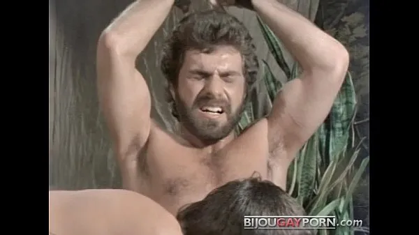 Prikaži Shackled George Payne Sex Scene from Vintage Porn CENTURIANS OF ROME (1981 moje posnetke