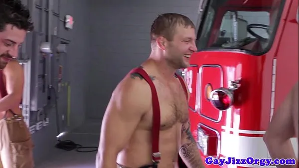 Hiển thị Orgy with muscular fireman Colby Jansen Clip của tôi